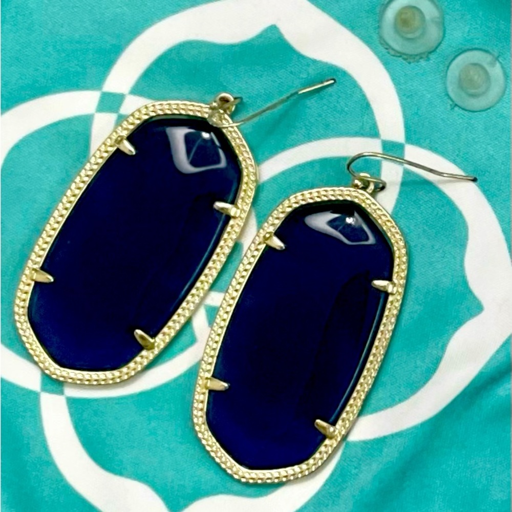 Authentic Kendra Scott Danielle Gold Drop Earrings in Navy Cat’s Eye Glass